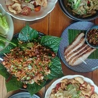 ล้านเลื่องลาว ทางด่วนจตุโชติ