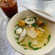 เม้งโภชนา ลูกชิ้นปลา เย็นตาโฟ พหลโยธิน พหลโยธิน