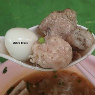 เมนูของร้าน คุณแดงก๋วยจั๊บญวน วังหลัง