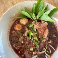 ร้านชาลิณีก๋วยเตี๋ยวและตามสั่ง ซอยข้างไทยสาละวัน