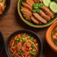 ลาดหญ้าจิ้มจุ่ม นายอ้วน ลาดหญ้าจิ้มจุ่ม นายอ้วน