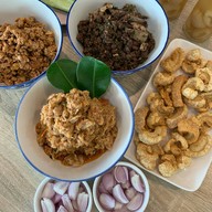 อุ้ยคำหน้า 7-11 dtown