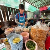 ข้าวซอย ลุงประกิจกาดก้อม