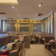 บรรยากาศ MK Restaurants วนิลามูน