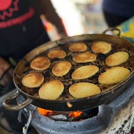 ขนมไข่เตาถ่านน้องนิล วัดโคกนาว