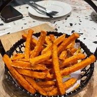 Shelter Pizza พิซซ่าเตาถ่าน เทพรักษ์-วัชรพล Shelter Pizza พิซซ่าเตาถ่าน เทพรักษ์-วัชรพล