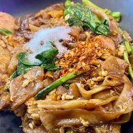 เมนูของร้าน ราดหน้าฟาไฉ ปตท.วิภาวดี30