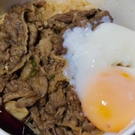 เมนูของร้าน คุ้มสึ ข้าวหน้าเนื้อ สาทร