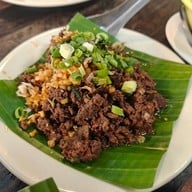 เชียงใหม่ลาบอันประเสริฐ