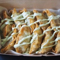 Fry me to the moon 
เกี๊ยวซ่าทอดง่ายๆ Easy to fry  พหลโยธิน 69/1 พหลโยธิน69/1