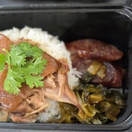 แป๊ะเบี้ยว ข้าวขาหมูหมั่นโถว SARAPEE CHANGMAI