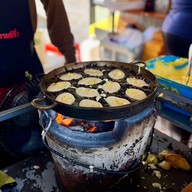 ขนมไข่เตาถ่านน้องนิล วัดโคกนาว