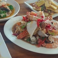 ครัวทอง ตำส้มหอยคุณยาย