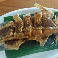 ครัวทอง ตำส้มหอยคุณยาย