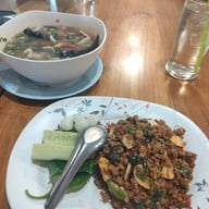 เมนูของร้าน เล็กบ้านรอ