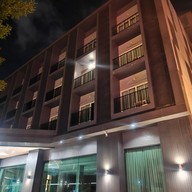 โรงแรมหรรษนันท์