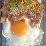 อิแคระจุ๋มแซ่บ ซอย2หลังโบสถ์คริสต์