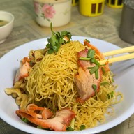 อาคมบะหมี่เกี๊ยวปู (ไม่มีสาขา)