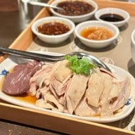 เมนูของร้าน เรือนต้น มณเฑียร สุรวงศ์