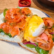 เมนูของร้าน Luka Sathorn