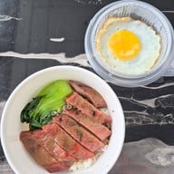 ตั้งใจย่าง ถนนจันทน์