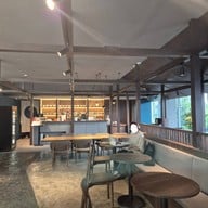 บรรยากาศ TONARI Coffee House and Matcha Specialty ราชพฤกษ์