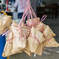 เล่าจึง ก๋วยเตี๋ยวลูกชิ้นปลา ถนนพุทธบูชา 36