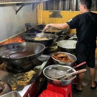 หมูทอดเจ๊จง พระราม 4 (Rama 4)