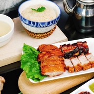 ร้านข้าวมันไก่สิงคโปร์ ไฮชิค ปั๊มนํ้ามัน ซัสโก้ สแควร์ สาขาพุทธบูชา