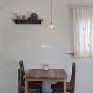 บรรยากาศ Jutsonrayn Cafe ถนนอักษะ ทวีวัฒนา