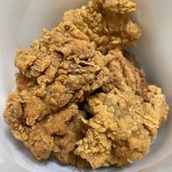 เมนูของร้าน ไก่ทอด อภิสิทธิ์ (Apisit Fried Chicken) สาทร