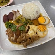 ขาหมูฮ่องเต้เฮียซ้ง ร้านดังในโซเชีี่ยล สาธุประดิษฐ์ กรุงเทพ