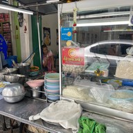 ก๋วยเตี๋ยวเกี๊ยวกุ้งเจ๊หุย วงเวียนใหญ่