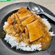 หมูแดงนายไซ ตลาดสดธนบุรี