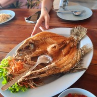 ชายหาดแก่งกระจาน