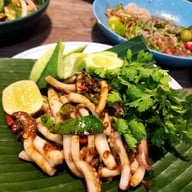 Phed Phed LHAY ซอยสายลม 1 (LHAY Sailom Alley)