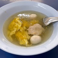 ก๋วยเตี๋ยวเกี๊ยวกุ้งเจ๊หุย วงเวียนใหญ่