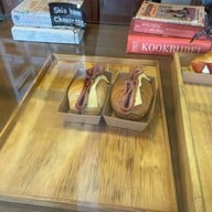 LoafyCo Bakery House ลาซาล
