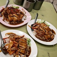 ข้าวหมูแดงสีมรกต เหม่งจ๋าย