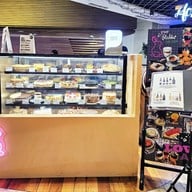 A Pink Rabbit + Bob Central Ladprao