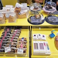 A Pink Rabbit + Bob Central Ladprao