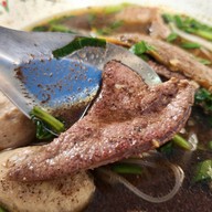 เปาะเปี๊ยะสดกงม่า & ก๋วยเตี๋ยวเป็ดเจ้าเก่า