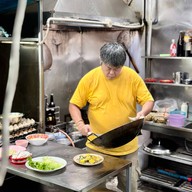 ในรู บ้านเลขที13 ถ. นิพัทธ์อุทิศ 3 ซอย 1