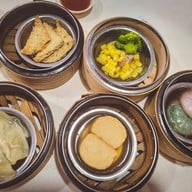 เสรีแต่เตี้ยม ตลาศาลเจ้า