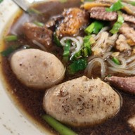 เปาะเปี๊ยะสดกงม่า & ก๋วยเตี๋ยวเป็ดเจ้าเก่า