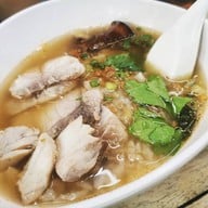 เมนูของร้าน เล็กหงษ์ ข้าวต้มปลา ตลาดพลู