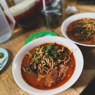 ข้าวซอย ลุงประกิจกาดก้อม