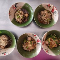 ก๋วยเตี๋ยวเรือ (ป้าเล็ก) เจ้าเก่า