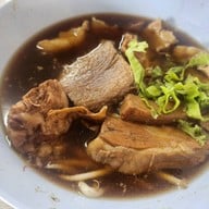 ก๋วยเตี๋ยวเนื้อบิ๊กสุราชวัตร Bigsu beef noodle 陈牛肉面-曼谷 เขตราชวัตร