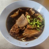 ก๋วยเตี๋ยวเนื้อบิ๊กสุราชวัตร Bigsu beef noodle 陈牛肉面-曼谷 เขตราชวัตร